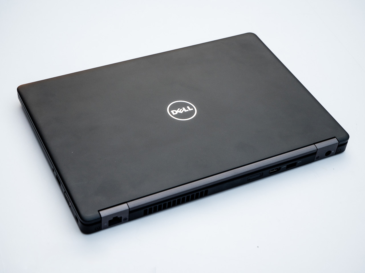 Ноутбуки делл москва. Dell Latitude e5480. Ноутбук dell Latitude 5480. Dell Inspiron 5480. Ноутбук для Latitude 5480.